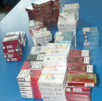 Sute de pachete cu ţigări de contrabandă, confiscate de jandarmi
